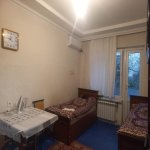 Satılır 3 otaqlı Köhnə Tikili, Azadlıq metrosu, 8-ci mikrorayon, Binəqədi rayonu 1