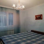 Kirayə (aylıq) 7 otaqlı Həyət evi/villa Oğuz 18