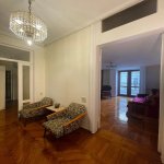 Kirayə (aylıq) 3 otaqlı Köhnə Tikili, Sahil metrosu, Səbail rayonu 2