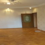Kirayə (aylıq) 4 otaqlı Köhnə Tikili, Azadlıq metrosu, 8-ci mikrorayon, Binəqədi rayonu 1