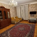 Kirayə (aylıq) 3 otaqlı Köhnə Tikili, Sahil metrosu, Səbail rayonu 1