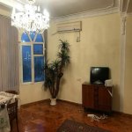 Kirayə (aylıq) 3 otaqlı Köhnə Tikili, Elmlər akademiyası metrosu, Nərimanov heykəli, Yasamal rayonu 1