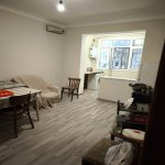 Kirayə (aylıq) 3 otaqlı Köhnə Tikili, Memar Əcəmi metrosu, 4-cü mikrorayon, Moskva univermağı, Nəsimi rayonu 5