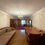 Satılır 2 otaqlı Köhnə Tikili, Azadlıq metrosu, 8-ci mikrorayon, Ayna Sultanova heykəli, Binəqədi rayonu 1