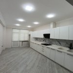Продажа 3 комнат Вторичка, м. 8 Ноябрь метро, Бинагадинский р-н район 7