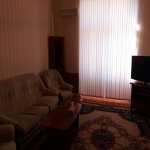 Kirayə (aylıq) 3 otaqlı Köhnə Tikili, Sahil metrosu, Səbail rayonu 1
