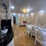 Kirayə (aylıq) 3 otaqlı Köhnə Tikili, İçərişəhər metrosu, Axundov bağı, Səbail rayonu 1