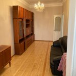 Kirayə (aylıq) 4 otaqlı Köhnə Tikili, Nizami metrosu, Dövlət Statistika Komitəsi, Yasamal rayonu 15