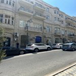 Kirayə (aylıq) 3 otaqlı Köhnə Tikili, İçərişəhər metrosu, Səbail rayonu 1