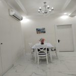 Посуточно 3 комнат Новостройка, м. 28 Мая метро, Хетаи район 4