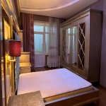 Посуточно 3 комнатная Новостройка, м. Ази Асланова метро, пос. А.Асланов, Хетаи район 7