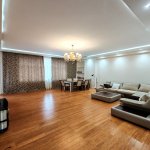 Kirayə (aylıq) 4 otaqlı Yeni Tikili, 28 May metrosu, Azərbaycan Dillər Universiteti, Nəsimi rayonu 1