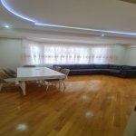 Kirayə (aylıq) 3 otaqlı Yeni Tikili, Neftçilər metrosu, 8-ci kilometr, Nizami rayonu 1