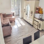 Продажа 2 комнатная Вторичка, 1-ый микрорайон район 8