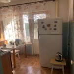 Kirayə (aylıq) 4 otaqlı Köhnə Tikili, Azadlıq metrosu, 8-ci mikrorayon, Binəqədi rayonu 8