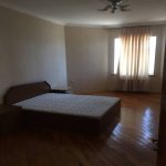 Satılır 8 otaqlı Bağ evi, Badamdar qəs., Səbail rayonu 26
