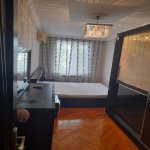 Kirayə (aylıq) 3 otaqlı Köhnə Tikili, Neftçilər metrosu, Nizami rayonu 1