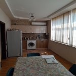 Kirayə (aylıq) 3 otaqlı Köhnə Tikili, Sahil metrosu, Səbail rayonu 1