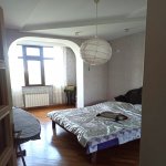 Kirayə (aylıq) 3 otaqlı Köhnə Tikili, Qara Qarayev metrosu, 8-ci kilometr, Nizami rayonu 2