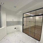 Продажа 2 комнатная Новостройка, İnşaatçılar метро, пос. Йени Ясамал, Ясамал район 5