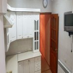Kirayə (aylıq) 3 otaqlı Köhnə Tikili, Xalqlar dostluğu metrosu, 8-ci kilometr, Nizami rayonu 13