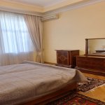 Kirayə (aylıq) 3 otaqlı Köhnə Tikili, Sahil metrosu, Fontanlar bağı, Səbail rayonu 8