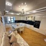 Kirayə (aylıq) 4 otaqlı Köhnə Tikili, Sahil metrosu, Səbail rayonu 12