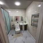 Продажа 2 комнатная Новостройка, İnşaatçılar метро, пос. Йени Ясамал, Ясамал район 13