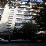 Satılır 3 otaqlı Köhnə Tikili, Azadlıq metrosu, 8-ci mikrorayon, Binəqədi rayonu 1