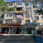Satılır 3 otaqlı Köhnə Tikili, Memar Əcəmi metrosu, 4-cü mikrorayon, Nəsimi rayonu 1