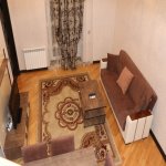 Посуточно 3 комнат Вторичка, м. 28 Мая метро, отель Хильтон, Сябаиль район 9