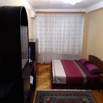 Посуточно 1 комнатная Вторичка, м. 28 Мая метро, 28 Малл, Насими район 4