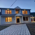 Kirayə (günlük) 4 otaqlı Həyət evi/villa Qax 1