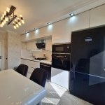 Продажа 3 комнатная Вторичка, 13-й микрорайон район 7