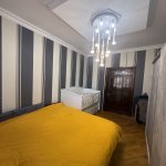 Продажа 2 комнатная Вторичка, 3 двор район 3