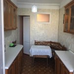 Kirayə (aylıq) 3 otaqlı Köhnə Tikili, Xalqlar dostluğu metrosu, Nizami rayonu 9