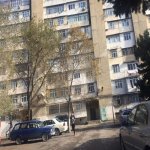 Satılır 4 otaqlı Köhnə Tikili, Azadlıq metrosu, 8-ci mikrorayon, Binəqədi rayonu 1