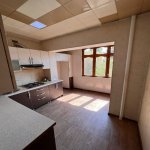 Kirayə (aylıq) 4 otaqlı Köhnə Tikili, Neftçilər metrosu, Nizami rayonu 12