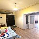 Kirayə (aylıq) 3 otaqlı Köhnə Tikili, Həzi Aslanov metrosu, H.Aslanov qəs., Xətai rayonu 9