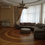 Kirayə (aylıq) 4 otaqlı Yeni Tikili, İçərişəhər metrosu, Səbail rayonu 1