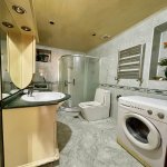 Продажа 3 комнат Вторичка, м. 28 Мая метро, Насими район 13