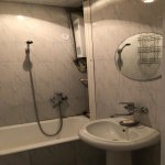 Kirayə (aylıq) 4 otaqlı Köhnə Tikili, Qara Qarayev metrosu, Nizami rayonu 7