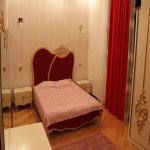 Посуточно 3 комнат Вторичка, м. 28 Мая метро, отель Хильтон, Сябаиль район 6