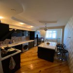 Продажа 2 комнатная Новостройка, İnşaatçılar метро, пос. Йени Ясамал, Ясамал район 5