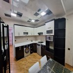 Посуточно 4 комнатная Новостройка, İnşaatçılar метро, Ясамал район 6