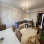 Продажа 2 комнатная Вторичка, İnşaatçılar метро, пос. Ясамал, Ясамал район 2