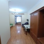 Kirayə (aylıq) 3 otaqlı Köhnə Tikili, Neftçilər metrosu, 8-ci kilometr, Nizami rayonu 2