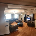 Kirayə (aylıq) 4 otaqlı Yeni Tikili, 28 May metrosu, Nəsimi rayonu 1
