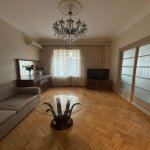 Kirayə (aylıq) 3 otaqlı Köhnə Tikili, Sahil metrosu, Səbail rayonu 1