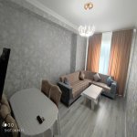 Kirayə (aylıq) 3 otaqlı Yeni Tikili, Dərnəgül metrosu, 7-ci mikrorayon, Binəqədi rayonu 1